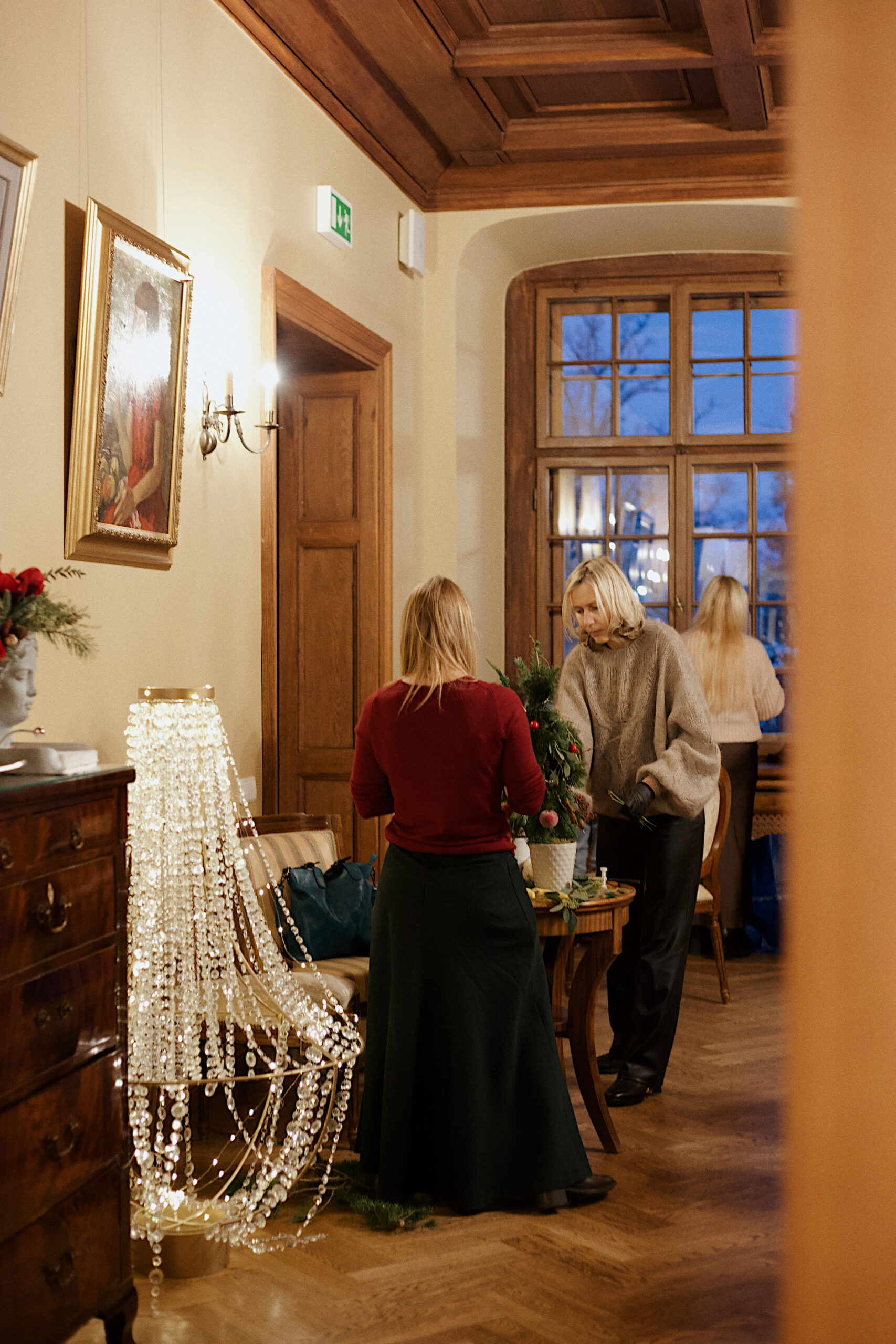 Edited in Tezza with: INSPR, Brightness, Grain, Sharpen, & Temperature