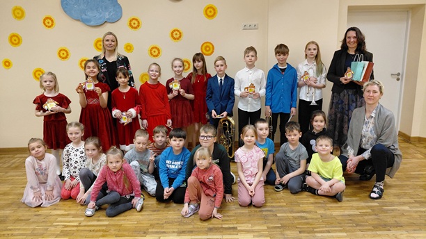 Allažu pirmsskolā notika Siguldas Mākslu skolas “Baltais flīģelis” audzēkņu koncerts