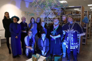 Papīrmākslas un mākslinieku oriģinālgrāmatu izstādes “Un atkal zilā vakarā” atklāšana Siguldas novada bibliotēkā