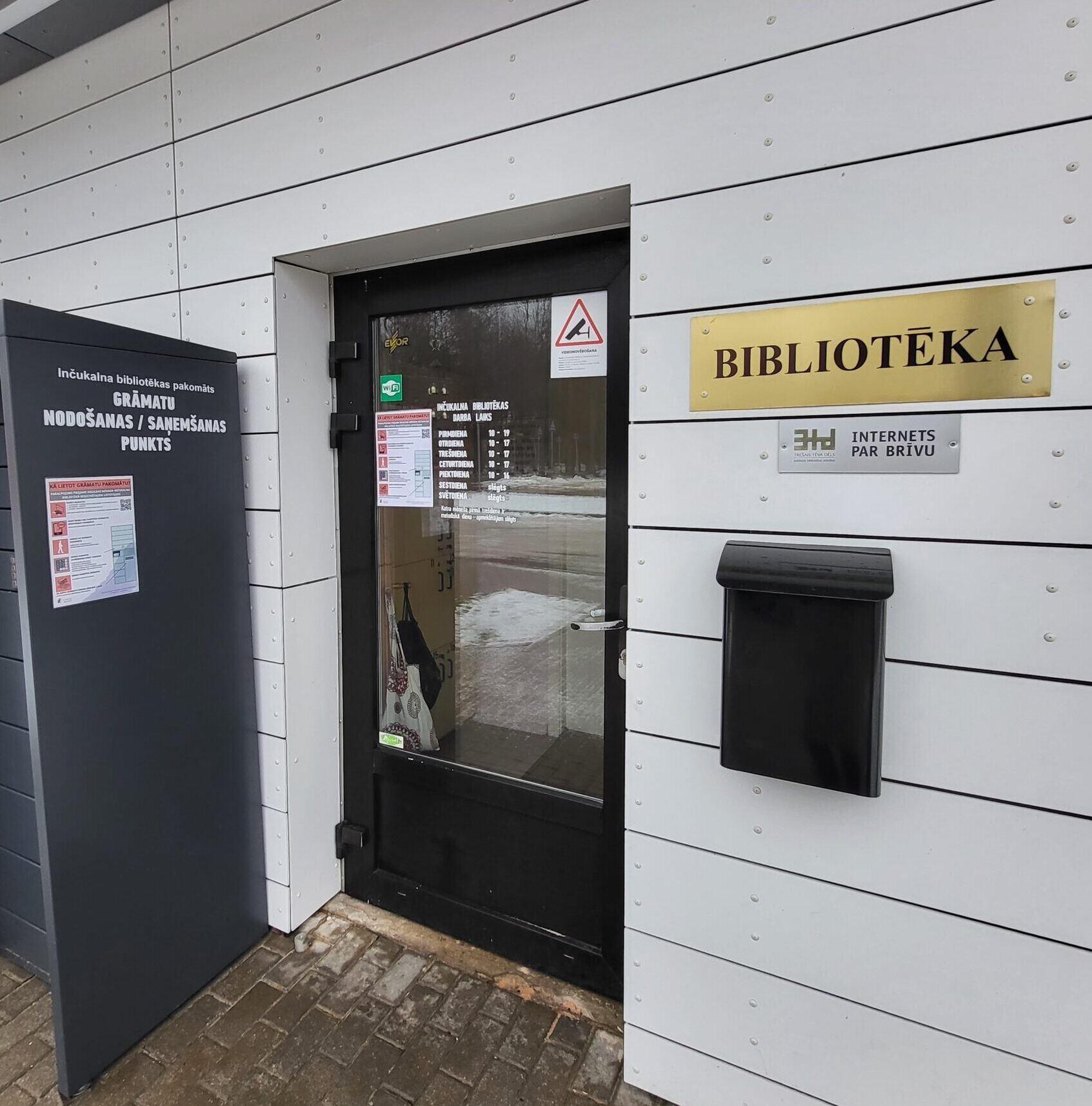 Izstāde “Palodzes”