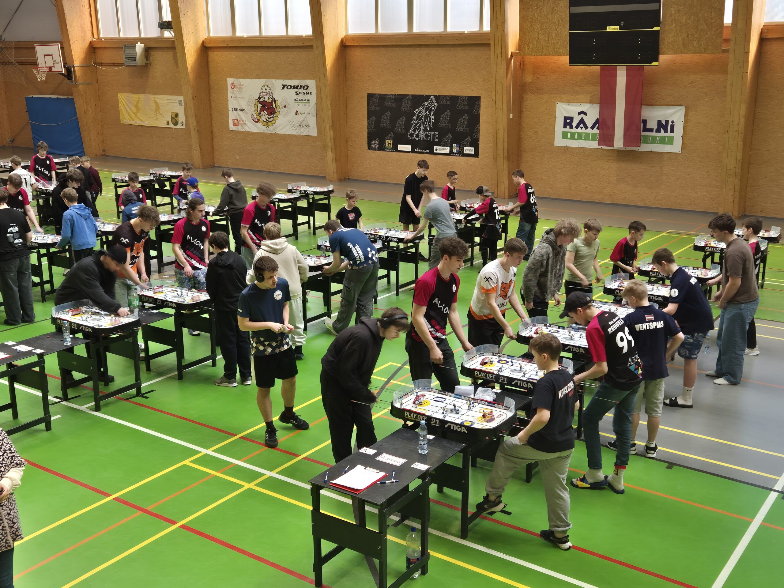 Novadnieki Latvijas čempionātā galda hokejā izcīna piecas medaļas