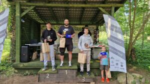 Lēdurgā aizvadīts disku golfa sacensību “Lēdurga Open 2025” otrais posms