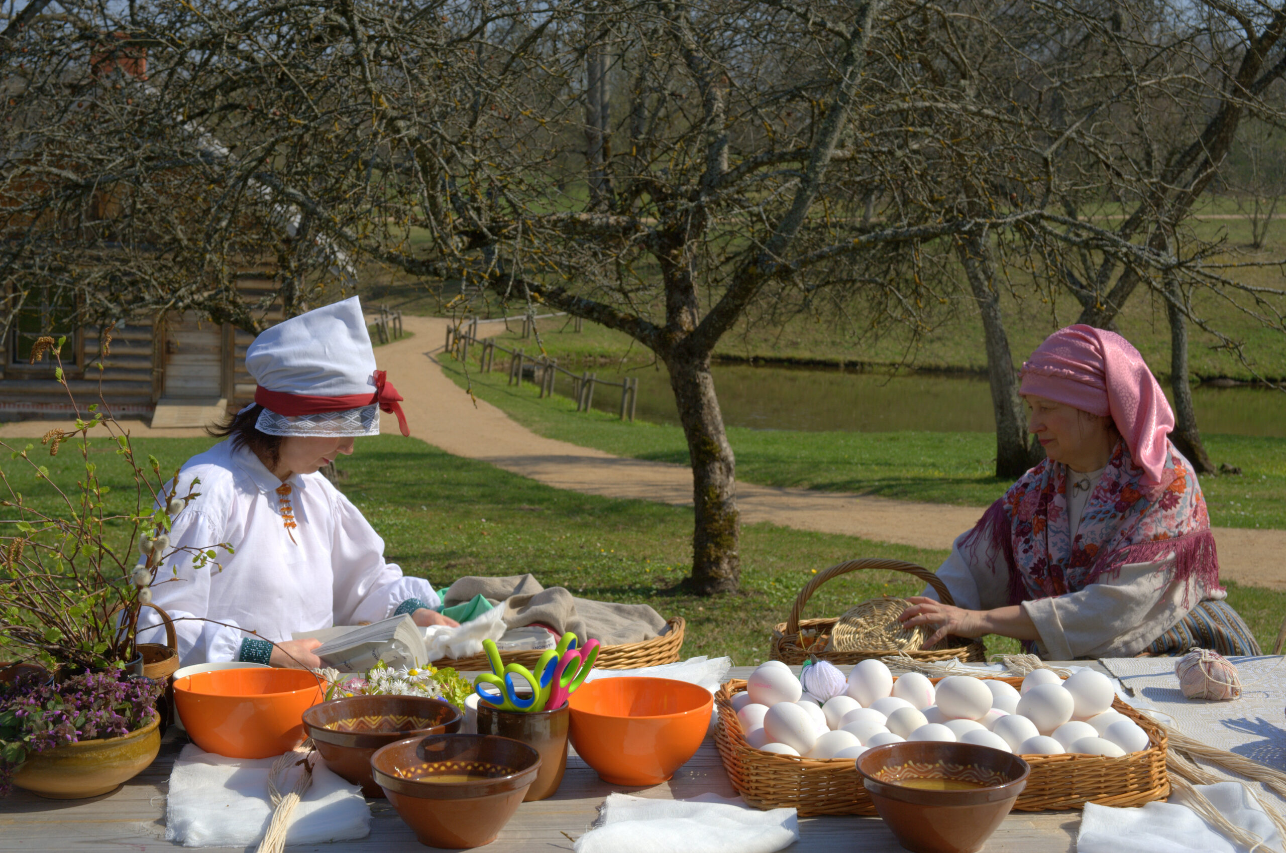 Ar šūpolēm, rotaļām un olu ripināšanu Turaidas muzejrezervātā svinēs Otrās Lieldienas