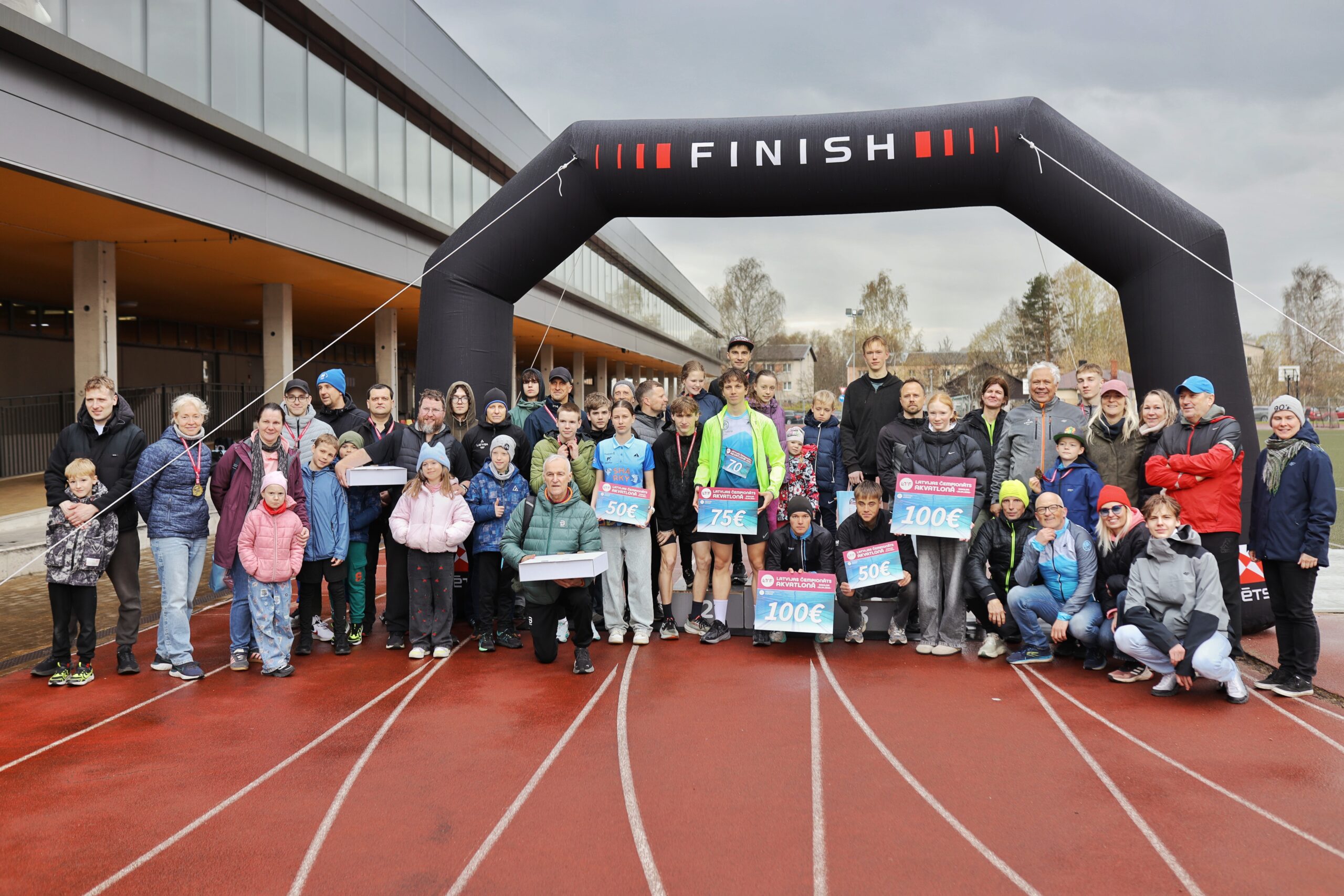 Aizvadītas sacensības “Siguldas akvatlons 2026”