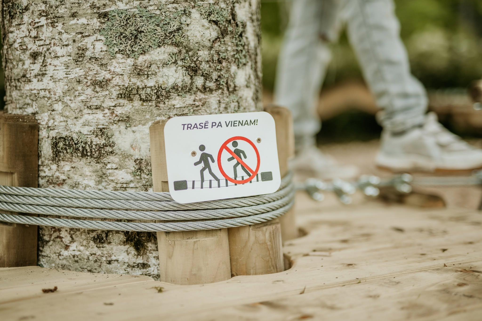 Izmantosim publiskos piedzīvojumu parkus un rotaļu laukumus atbildīgi!