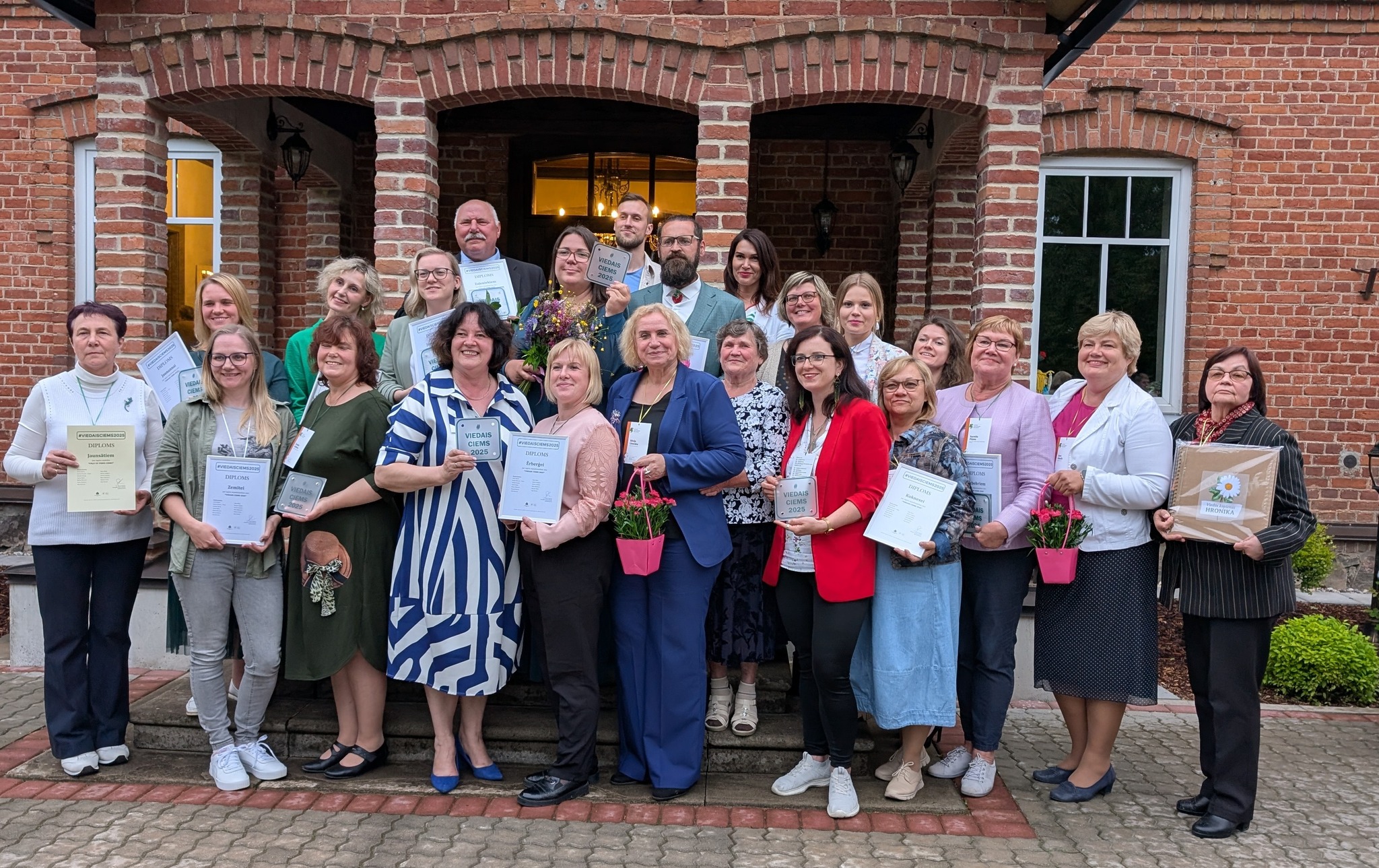 Mālpils iegūst atpazīstamības zīmi “Viedais ciems 2025”