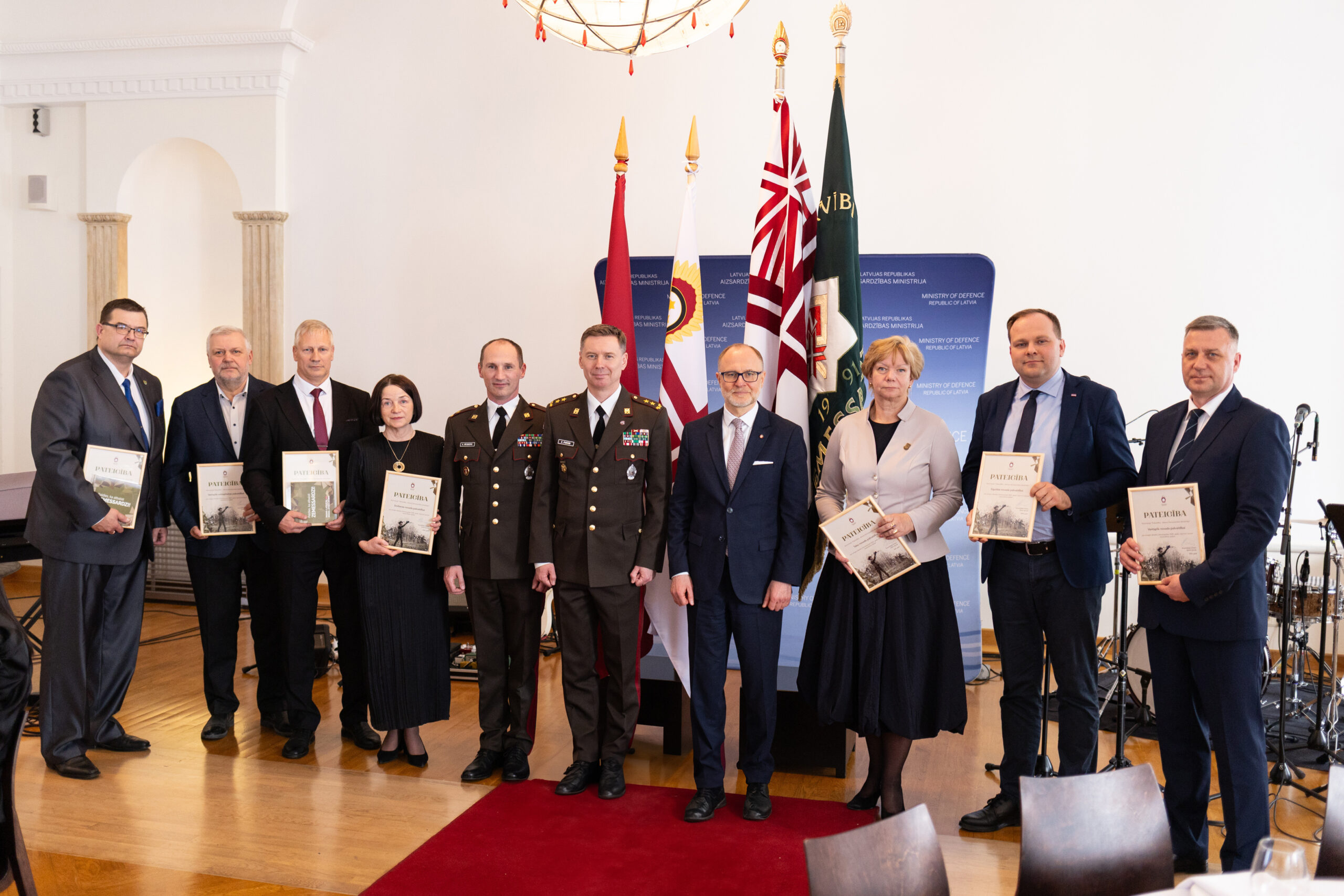 Siguldas novada pašvaldība saņem pateicības rakstu par sniegto atbalstu Zemessardzei