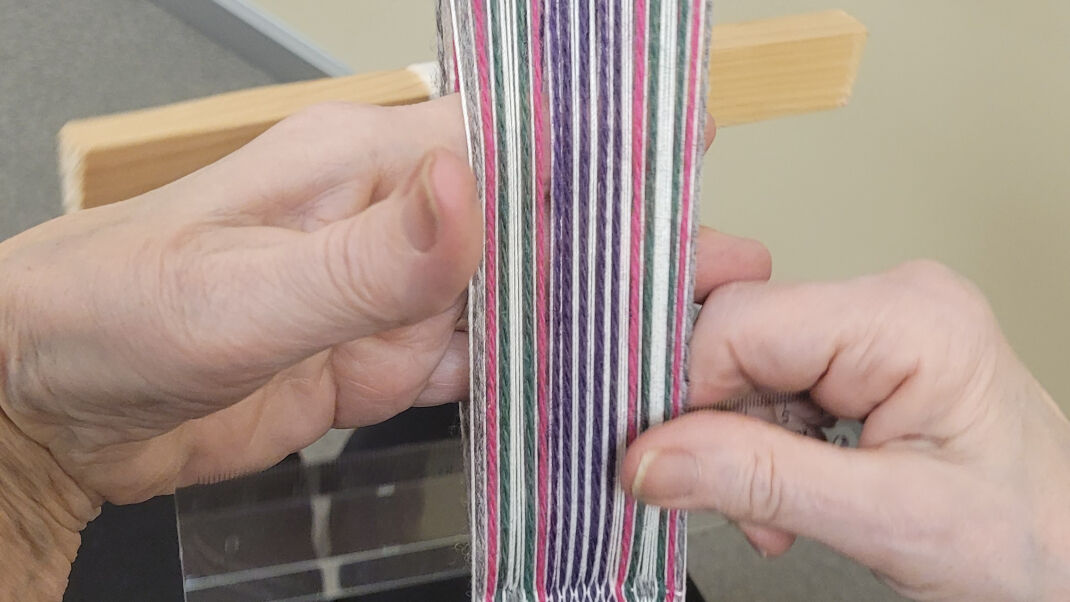 Pasākums “Satiec savu meistaru!”. Jostu pīšana