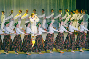 Jauniešu deju ansambļa “Vizbulīte” un draugu deju koncerts “Baltās ziemas deju virpulī” kultūras centrā “Siguldas devons”