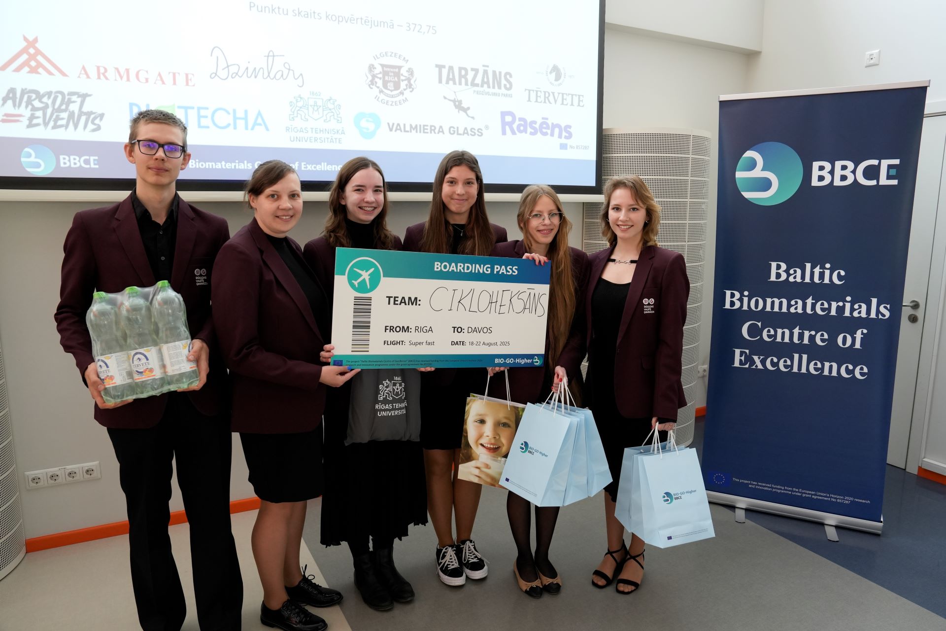 Siguldas Valsts ģimnāzijas skolēni – biomateriālos erudītākie Latvijā