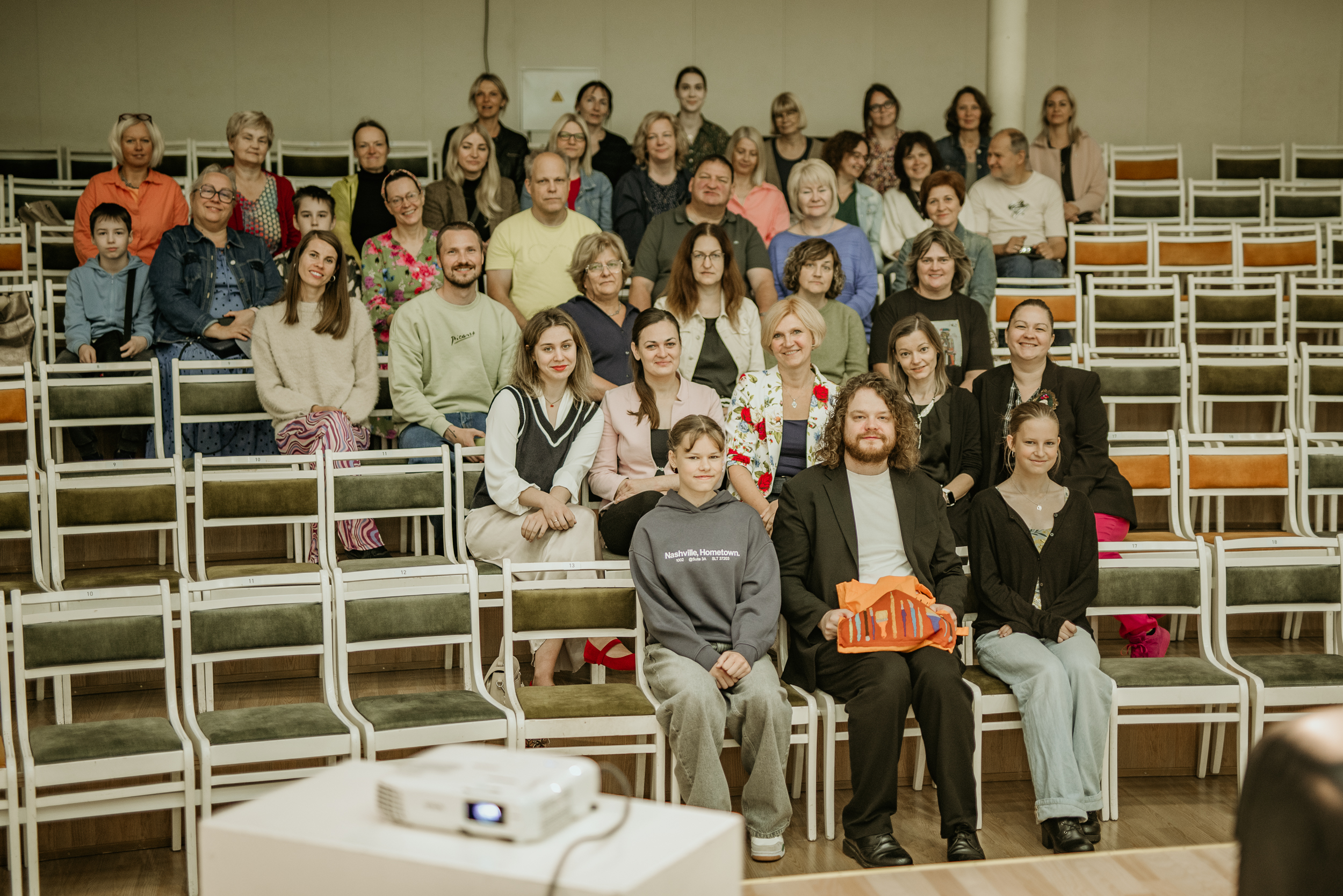 Režisors, scenārists un producents Matīss Kaža iedvesmo novada pedagogus