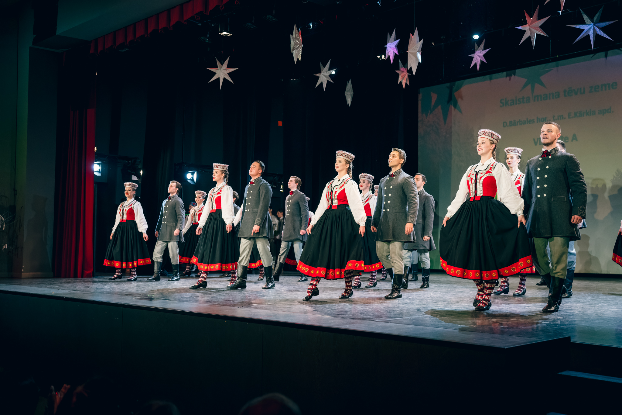 Notiks jauniešu deju ansambļa “Vizbulīte” un draugu deju koncerts “Baltās ziemas deju virpulī”