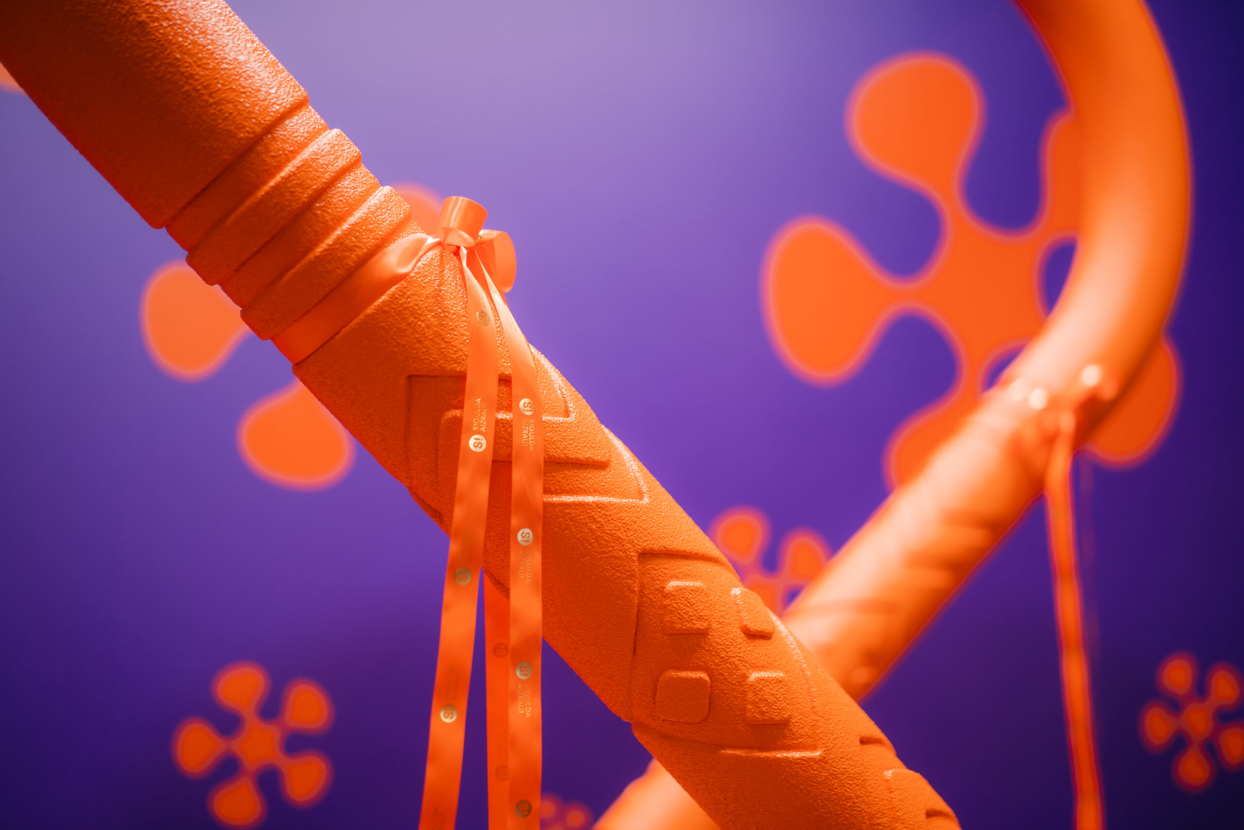 Vides objekts “Mīlestība zied Siguldā” uz laiku demontēts tehniskās apkopes veikšanai