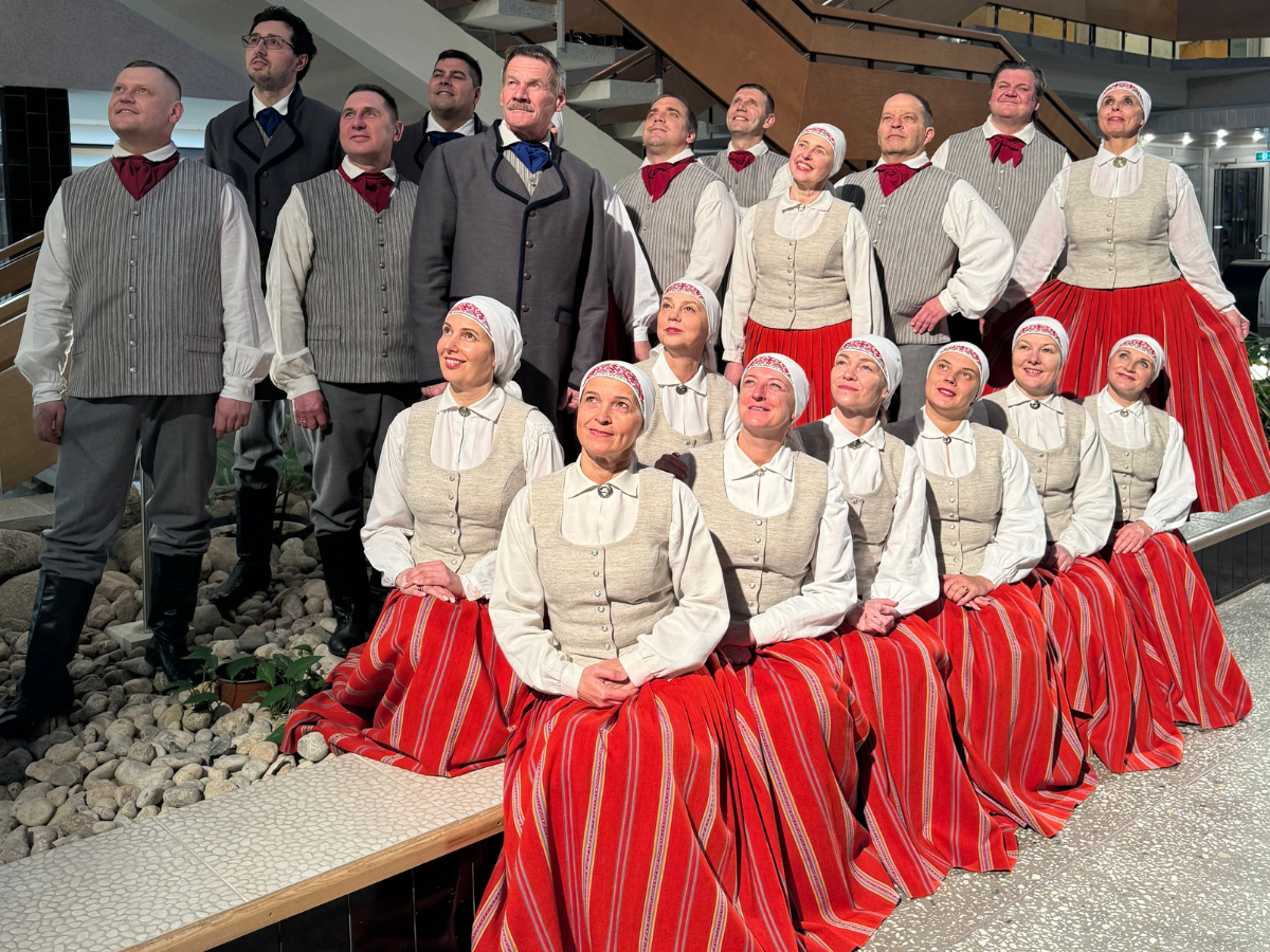 Biedrība “Mālpils Dejo” īsteno LEADER projektu – Mālpils Kultūras centra vidējās paaudzes deju kolektīvam “Sidgunda” jauni tērpi