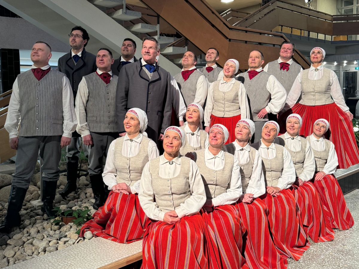 Biedrība “Mālpils Dejo” īsteno LEADER projektu – Mālpils Kultūras centra vidējās paaudzes deju kolektīvam “Sidgunda” jauni tērpi