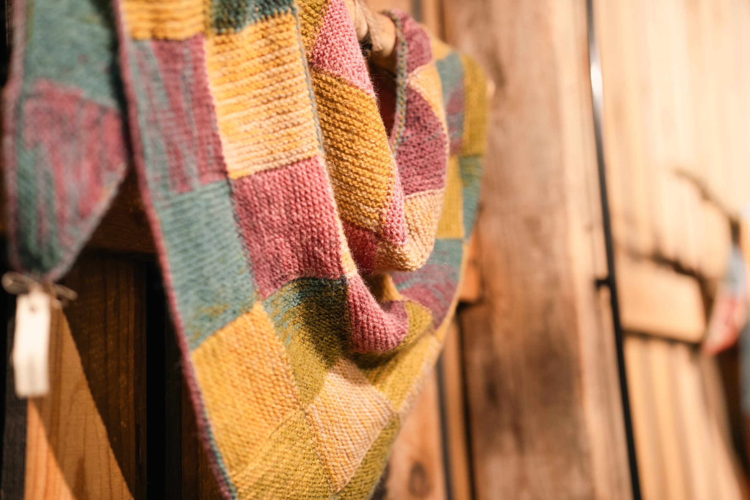 Pasākums “Satiec savu meistaru!”. Entrelaka (spundiņraksta) tehnikā adīti lakati