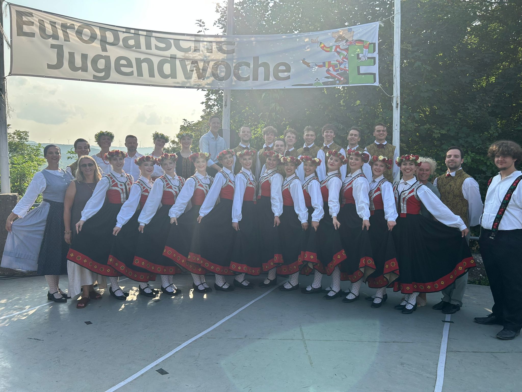 Deju ansamblis “Vizbulīte” viesojās Eiropas jauniešu nedēļas festivālā Vācijā