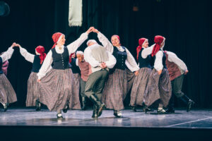 Senioru deju kolektīva “Sidrabdancis” 65 gadu jubilejas koncerts “Nāc talkā sadancot!” kultūras centrā “Siguldas devons