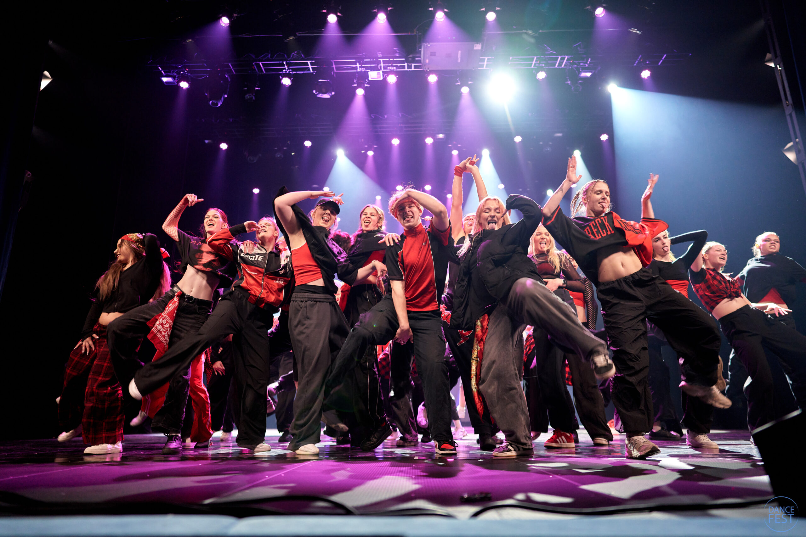 Notiek dejotāju uzņemšana mūsdienu deju grupās Siguldas novadā