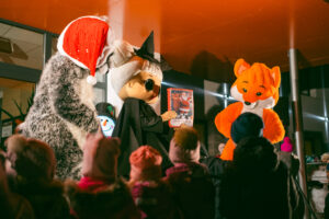 Ziemassvētku egles iedegšana un muzikālā izrāde ģimenēm ar bērniem pie Siguldas pagasta Kultūras nama