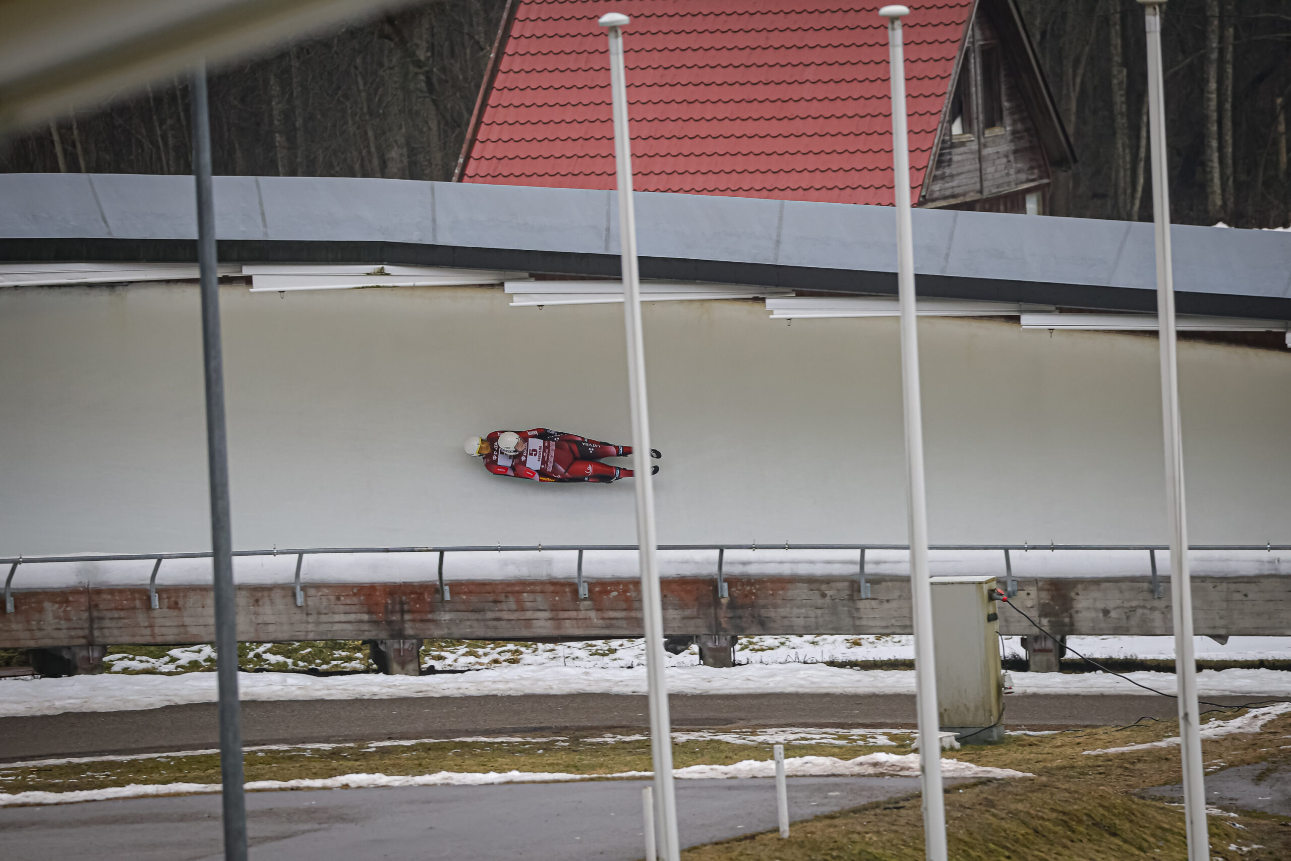 Siguldā aizvadītas aizraujošas sacensības kamaniņu sportā