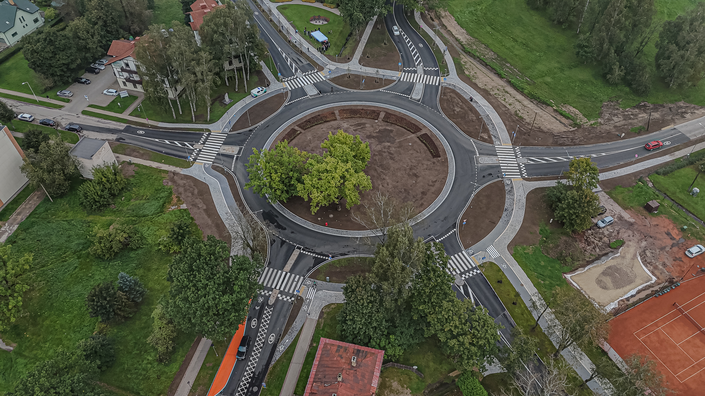 Siguldas centrā pārbūvēts reģionālā ceļa posms un uzlabota satiksmes drošība