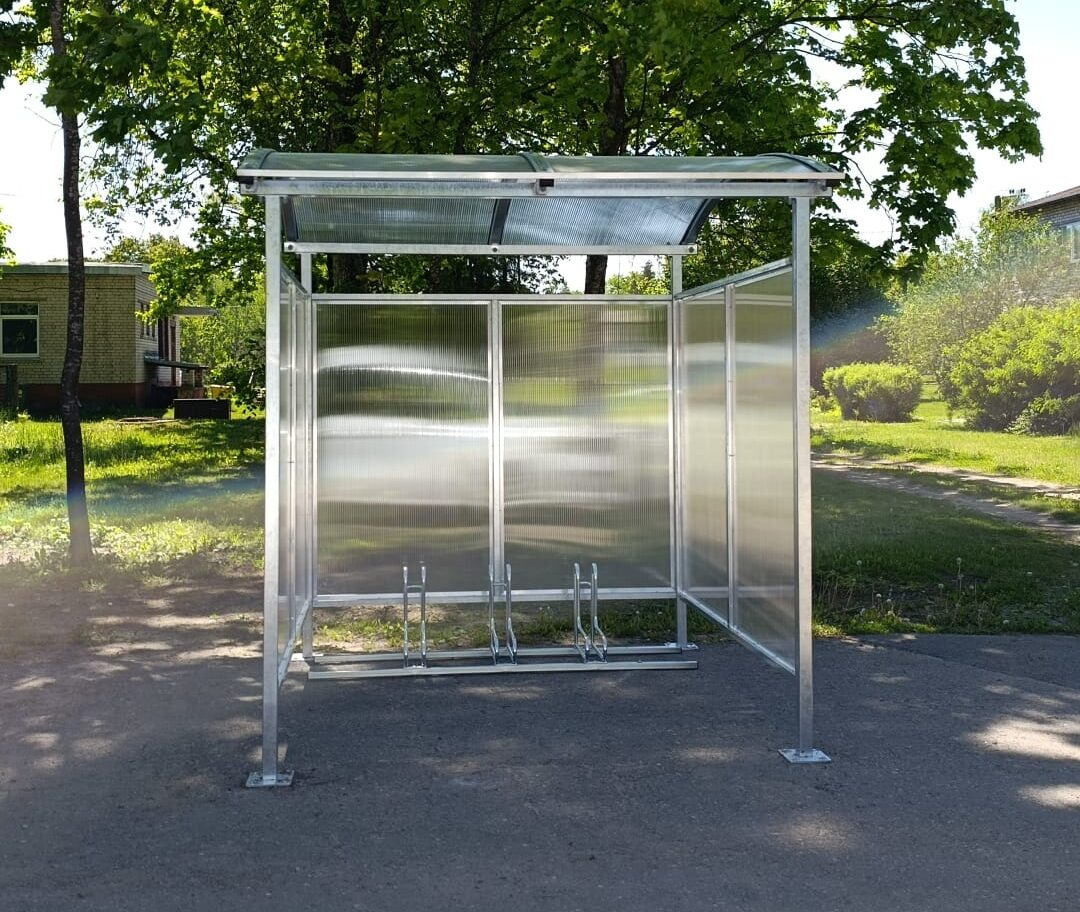 Inčukalnā labiekārtošanas darbu laikā uzstādīta velosipēdu novietne