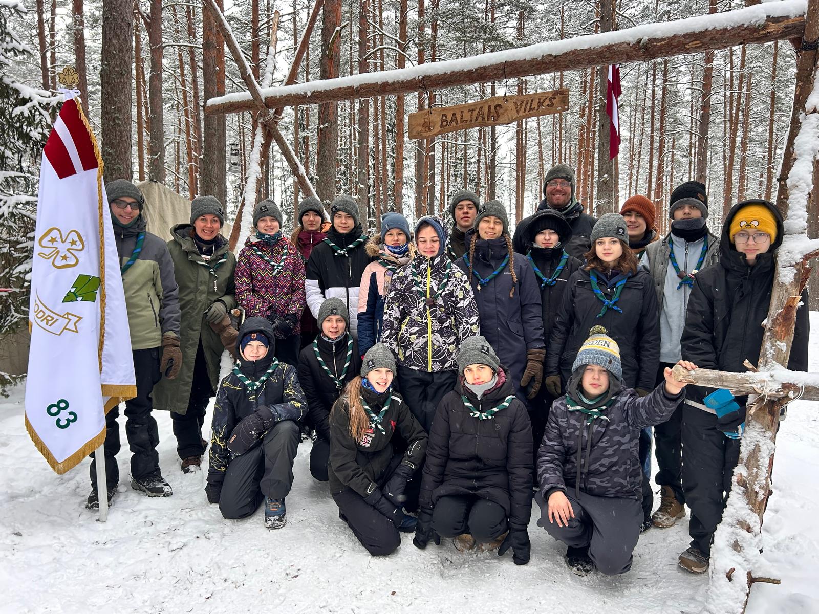 Siguldas 83. skautu un gaidu vienības jaunieši piedalās ziemas sagaitā “Baltais vilks 2025”