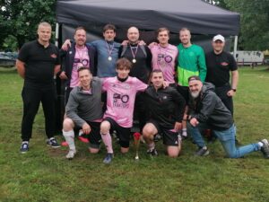 Mālpils Zemeņu svētkos aizvadīts virves vilkšanas turnīrs