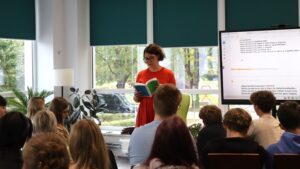 Tikšanās ar dzejnieci Annu Auziņu projektā “Radi, tulko, atdzejo – jaunrades un lasīšanas veicināšana jauniešiem. 2” Siguldas novada bibliotēkā
