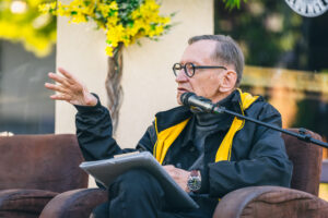 “[Ie]nāc literatūrā” Guntara Godiņa saruna ar Eduardu Aivaru kafejnīcā “Valhalla Lounge”Guntara Godiņa saruna ar dzejnieku Jāni Rokpelni Siguldas kafejnīcā “Valhalla Lounge”