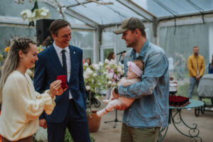 Medaļas “Esmu dzimis Siguldas novadā” pasniegšana 2025. gada pirmajā pusgadā dzimušajiem mazuļiem