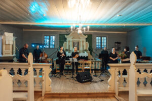 Starptautiskais dzejas un laikmetīgās mūzikas kopprojekts “Backstage of Life” Turaidas baznīcā