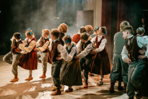 Valsts svētku koncerts “Mūs vieno tautasdziesma” Mālpils Kultūras centrā