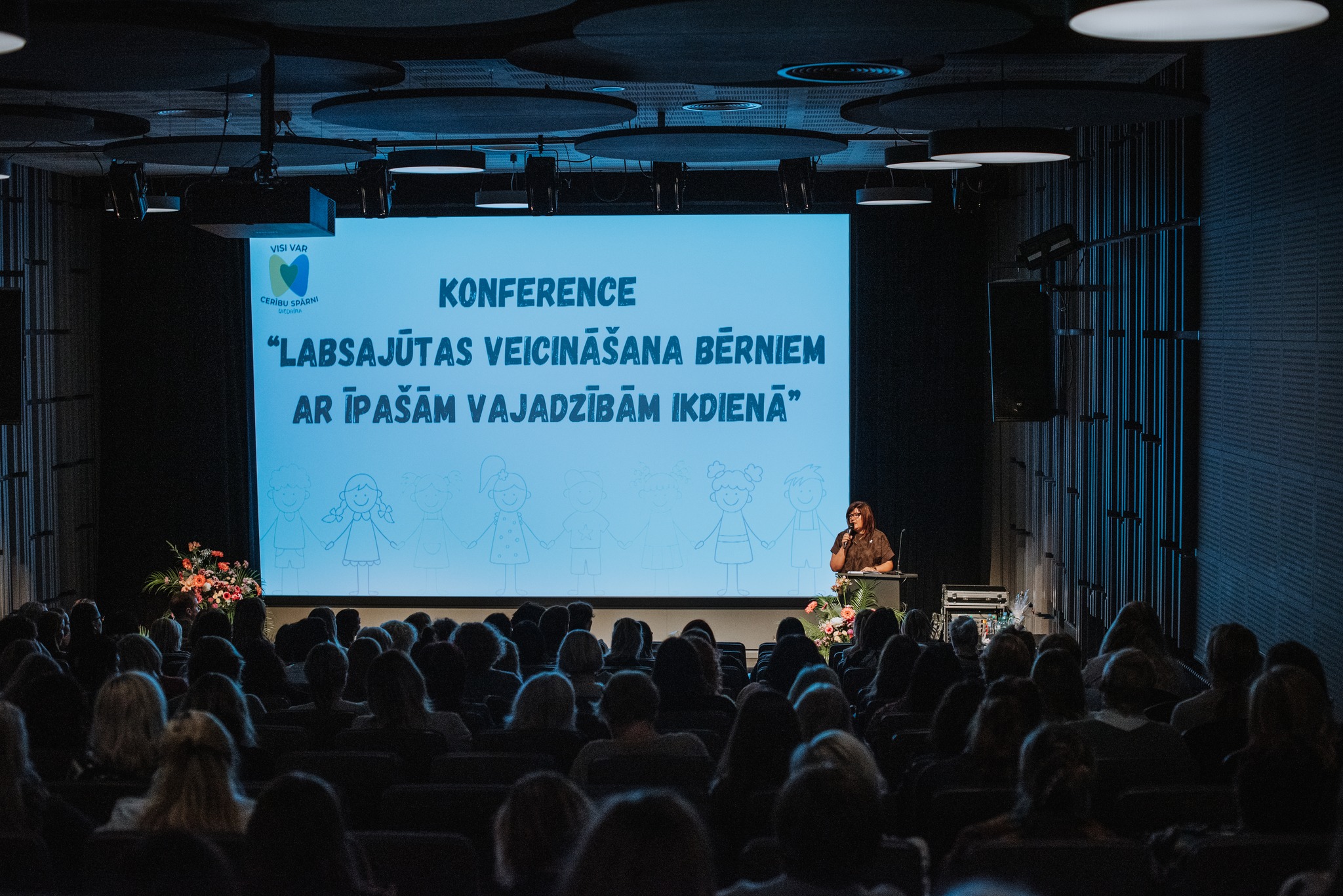 Konferencē “Labsajūtas veicināšana bērniem ar īpašām vajadzībām ikdienā” Siguldā pulcējas vairāk kā 220 speciālistu