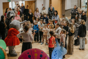 Lieldienu pasākums ģimenēm ar bērniem “Zaķi nāk!” Krimuldas Tautas namā