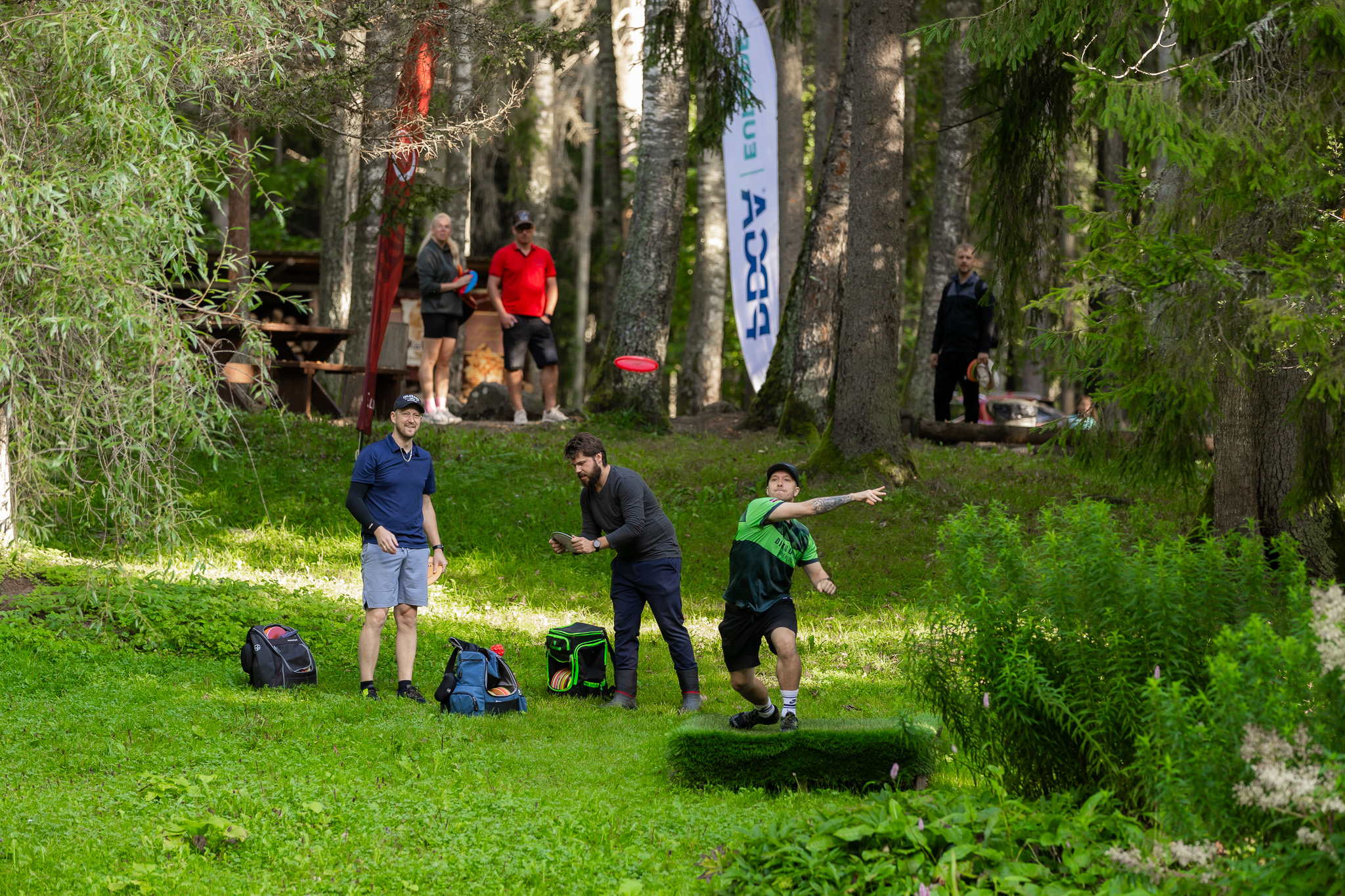 Lēdurgā aizvadīts disku golfa sacensību “Latvijas kauss amatieriem 2025” piektais posms