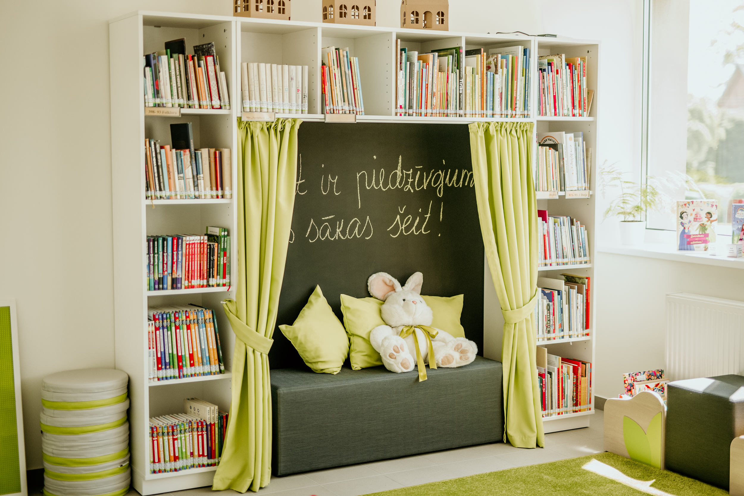 Interaktīva aktivitāte bērniem “Ceļojums brāļu Grimmu pasakās”