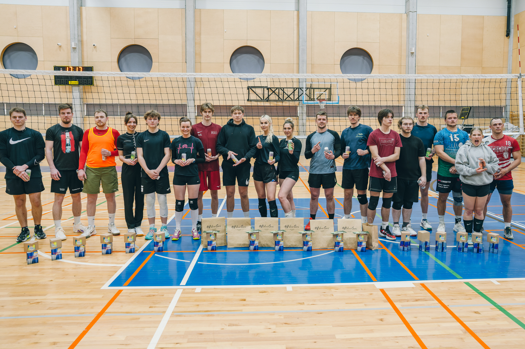 Lieldienu volejbola turnīrā piedalījušies teju 100 dalībnieki