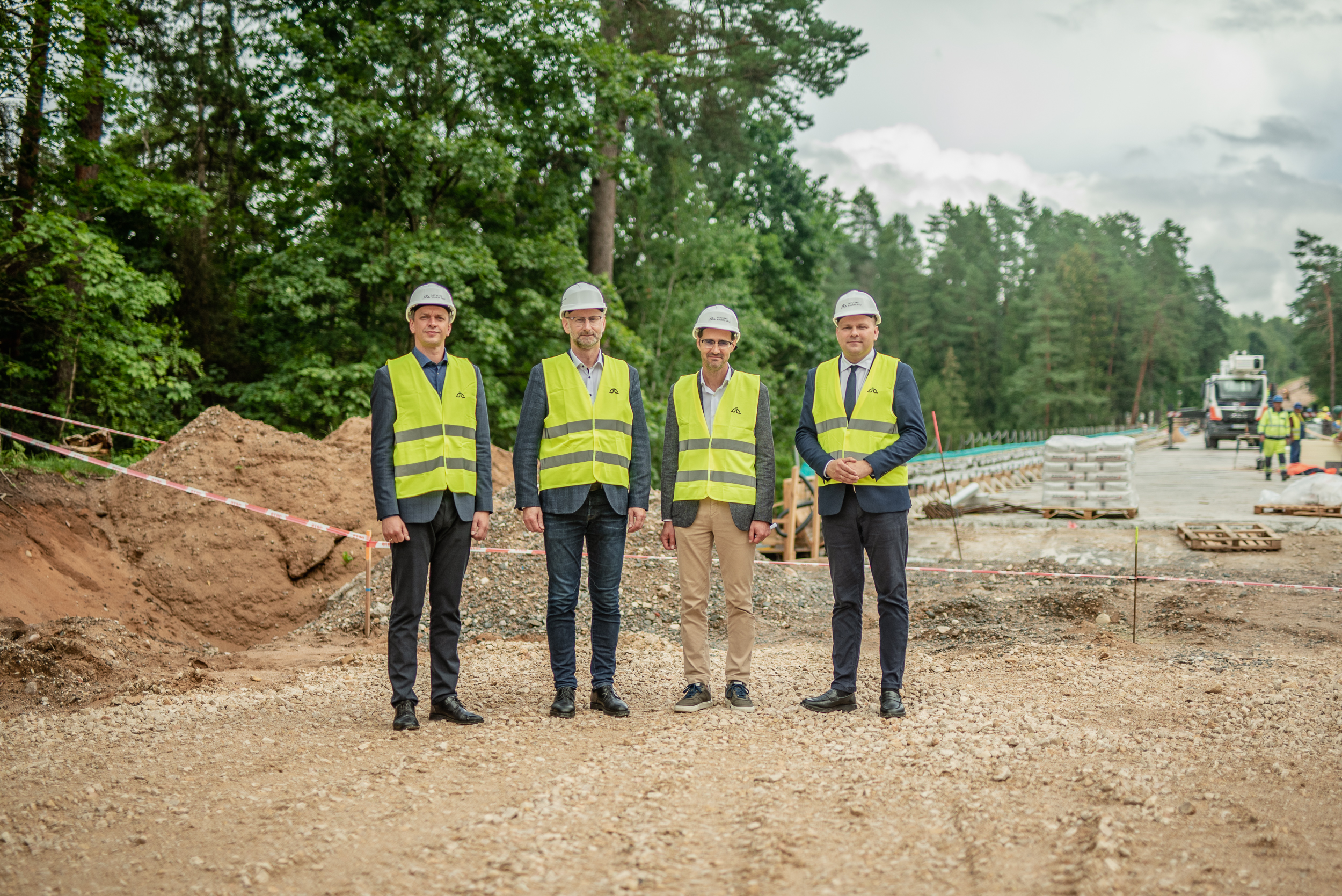 Pašvaldības vadība tiekas ar VSIA “Latvijas Valsts ceļi” un satiksmes ministru Lorupes viadukta būvlaukumā par darbu virzību