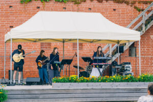 Grupas “MǬ” koncerts Turaidas pilī