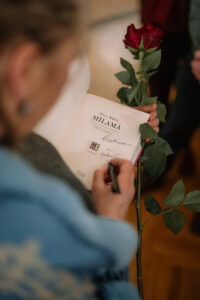 Ingas Ābeles jaunāko grāmatu atvēršanas pasākums Siguldas Jaunās pils Svētku zālē