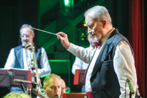 Siguldas Absolventu orķestra diriģenta Andra Muižnieka 80 gadu jubilejas koncerts kultūras centrā “Siguldas devons”