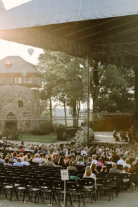 LNO solista Jāņa Apeiņa jubilejas koncerts “Jānis Apeinis un operas zvaigznes” Siguldas pilsdrupu estrādē un garīgās mūzikas koncerts Siguldas Evaņģēliski luteriskajā baznīcā