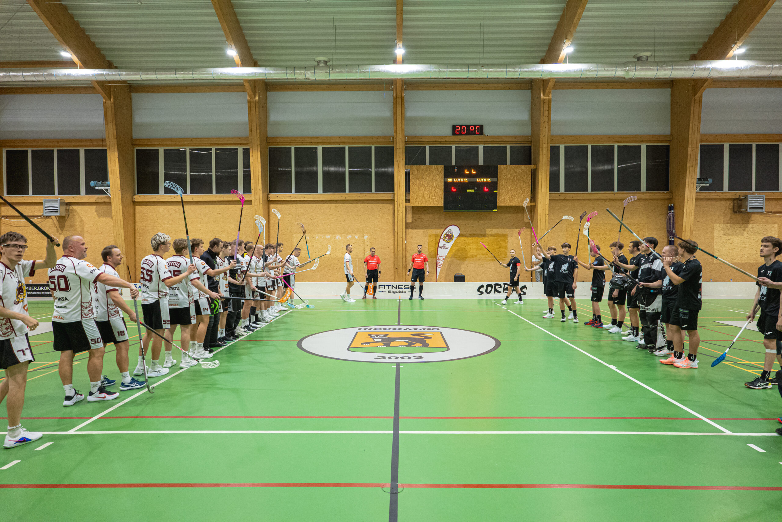 Mājas spēlē tikās florbola&nbsp;komandas “SK Coyote/FBK Valmiera” un “Coyote/graanul.lv”&nbsp;