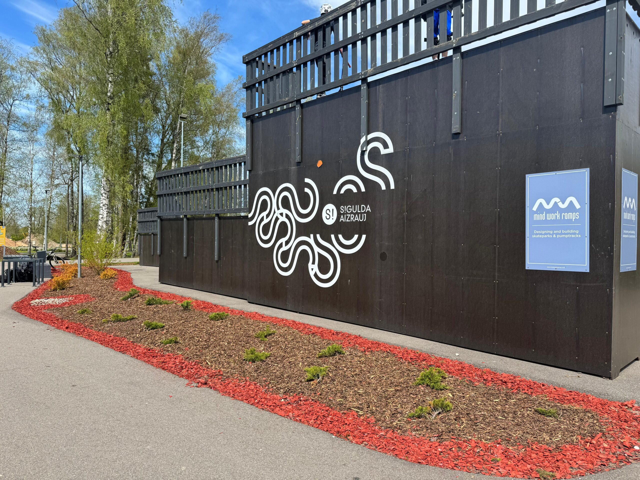 Raiņa parka skeitparka zonā veikti tehniskās apkopes un labiekārtošanas darbi