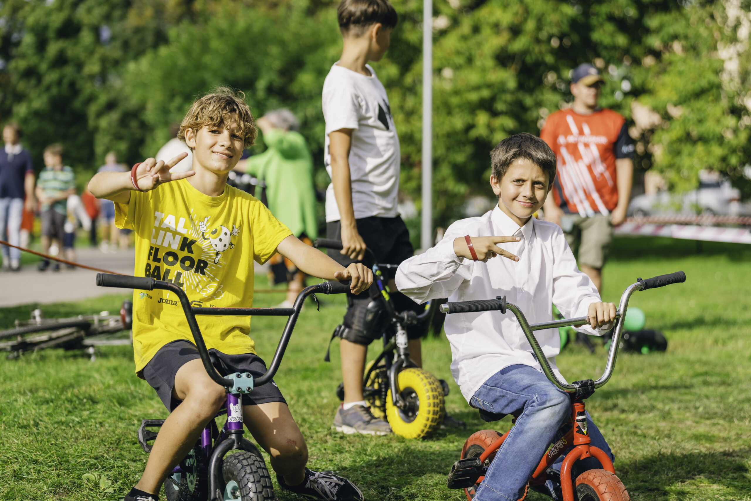 Turpinās mobilais darbs ar jauniešiem; pieejams decembra grafiks