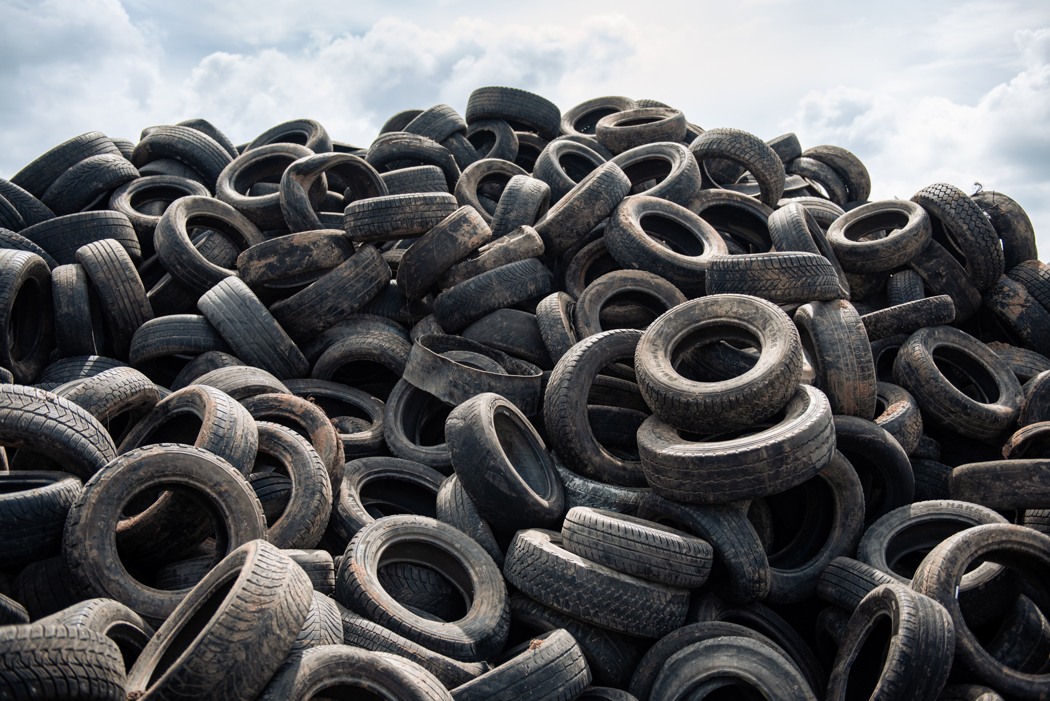 Siguldā riepu nodošanas akcijā savākta 121 tonna nolietotu auto riepu