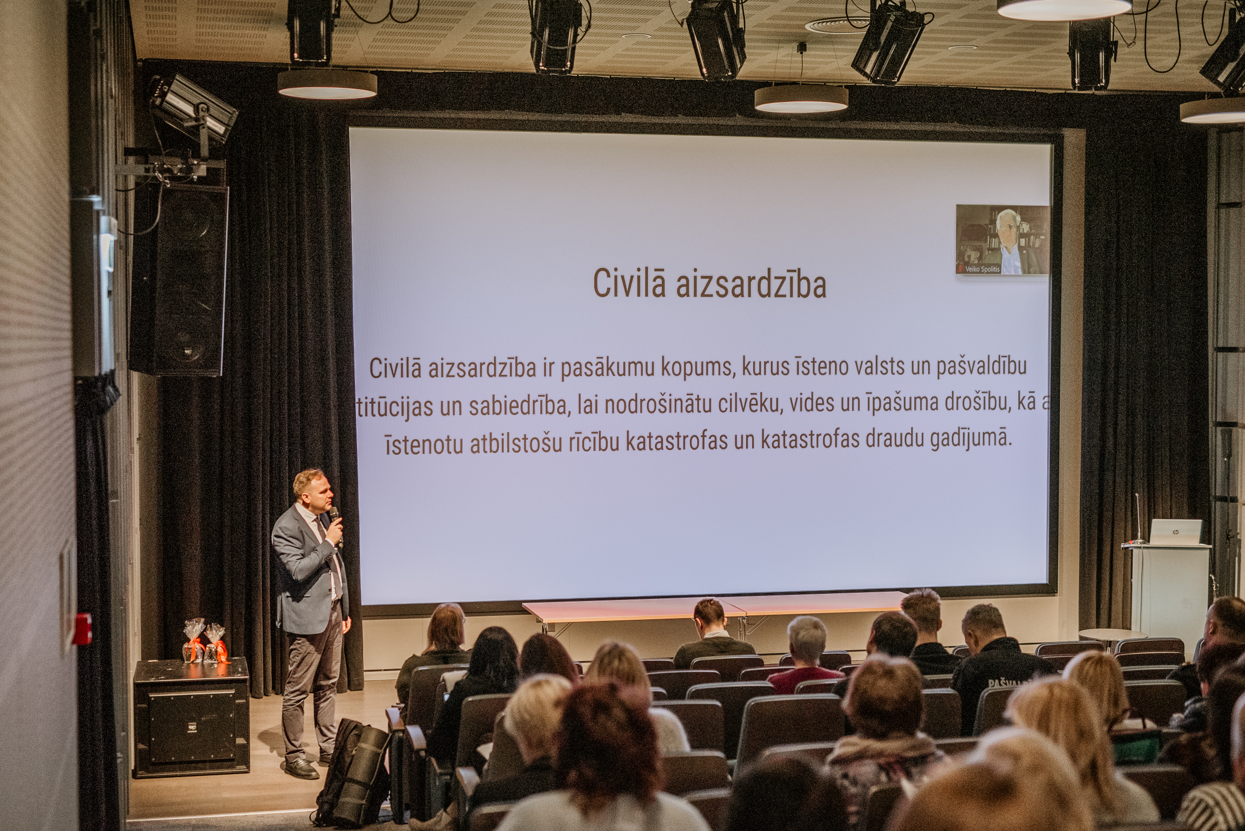 Pašvaldības iestāžu un struktūrvienību vadītāji nostiprina zināšanas civilās aizsardzības jomā