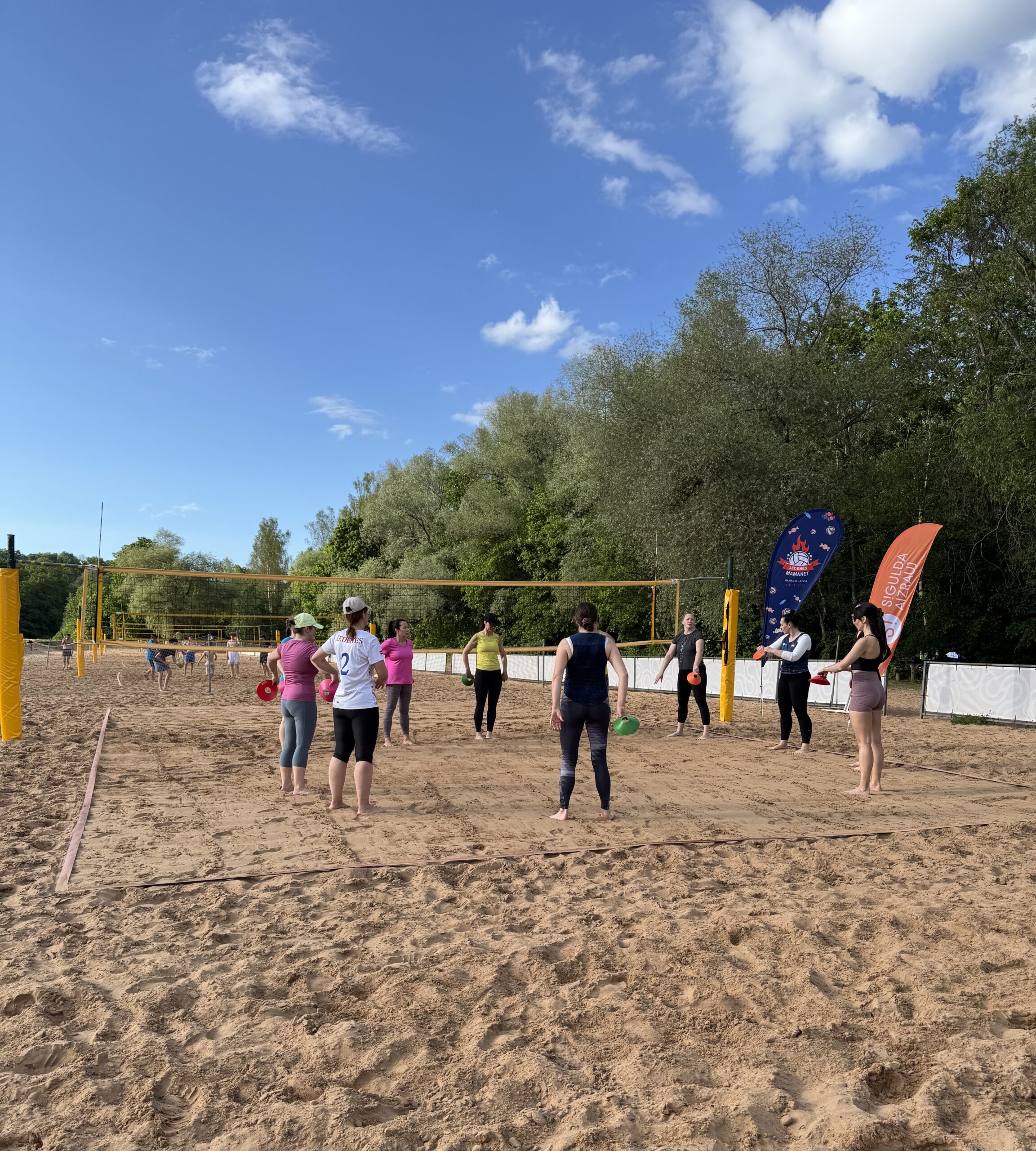 Mamanet komanda “Ledenes” aizvadīja atvērtos treniņus Siguldas novadā